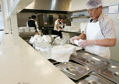 大众十年庆，服务书新篇——大连大众餐厅十周年纪念活动餐饮服务纪实